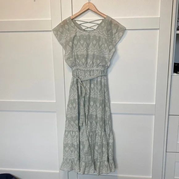 Love Sam Dresses | Lace Up Back Maxi Dress | Color: Green/White | Size: M | Leahrachello's Closet